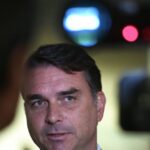 Lindbergh solicita ao STF bloqueio de bens e retenção do passaporte de Flávio Bolsonaro 4 ocrente 1779148171