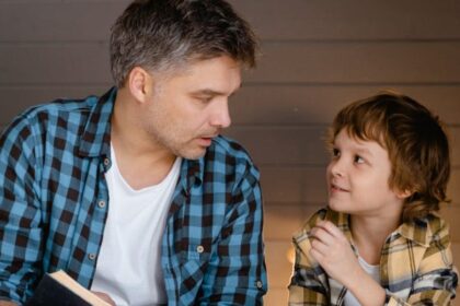 Menos de um terço dos pais nos EUA ora com frequência com os filhos, mostra levantamento 2 ocrente 1779158974