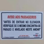 Placa de elevador com erro de português persiste desde lei paulistana de 1977 4 ocrente 1779196771