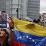 Após 23 anos, ex-policiais de Caracas deixam prisão e encerram recorde de detenção política na Venezuela 4 ocrente 1779285927
