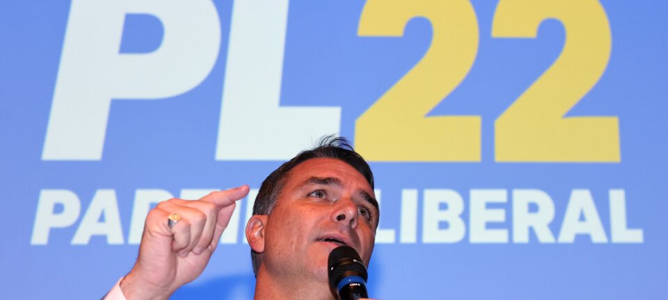 Flávio Bolsonaro ajusta comunicação e reforça articulação com bancada do PL 2 ocrente 1779288598