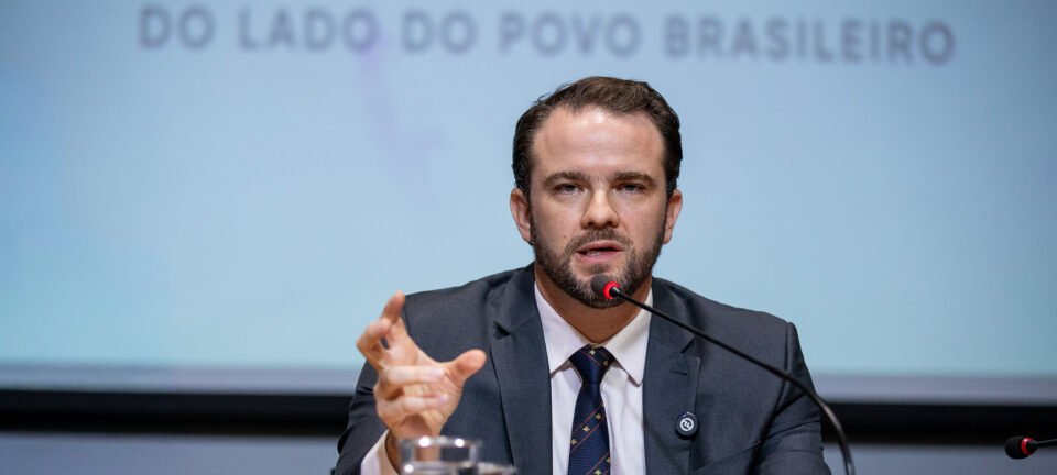Governo admite possível volta da “taxa das blusinhas” e anuncia Desenrola para quem está em dia 2 ocrente 1779419053