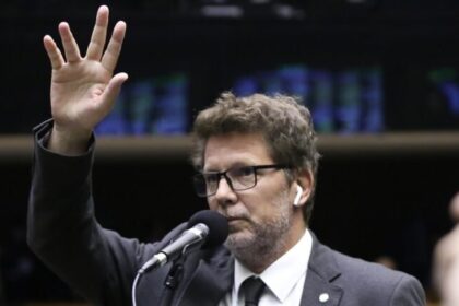 Câmara diz ao STF que pedidos de viagem de Mário Frias ainda aguardam aval 10 ocrente 1779451477