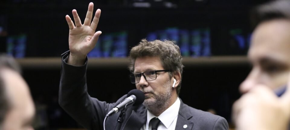 Câmara diz ao STF que pedidos de viagem de Mário Frias ainda aguardam aval 2 ocrente 1779451477