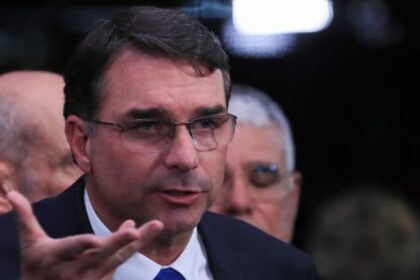 Pesquisa Datafolha aponta fidelidade do eleitorado apesar de recuo de Flávio Bolsonaro após áudios com banqueiro 6 ocrente 1779558554
