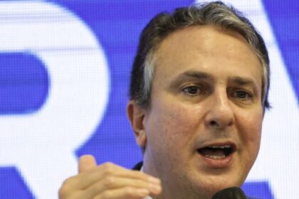 Camilo Santana cobra “humildade” de Lula para admitir reprovação nas pesquisas 16 ocrente 1779651312