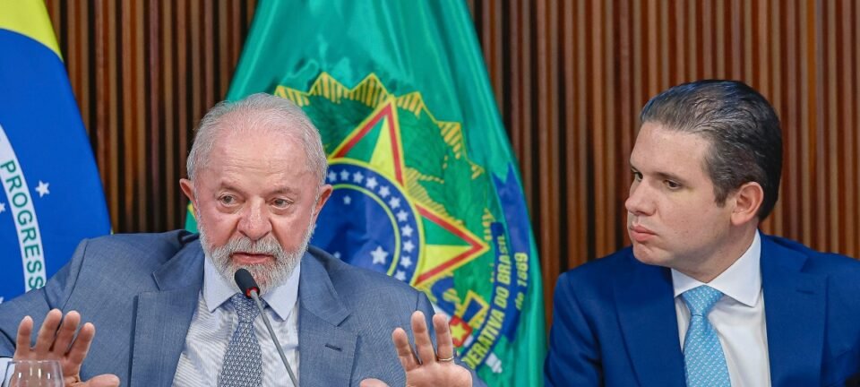 Lula e Hugo Motta avaliam transição de dois anos para substituir escala 6x1 por 5x2 2 ocrente 1779726015