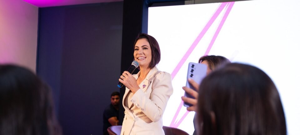 Michelle Bolsonaro volta ao radar presidencial após crise com Flávio e surge em novos levantamentos 2 ocrente 1779745782