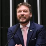 Pedido de vista de deputado do PL adia para quarta-feira votação da PEC que extingue escala 6x1 5 ocrente 1779764657