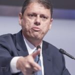 Tarcísio cobra explicações de Flávio Bolsonaro sobre visita a Daniel Vorcaro 4 ocrente 1779837596