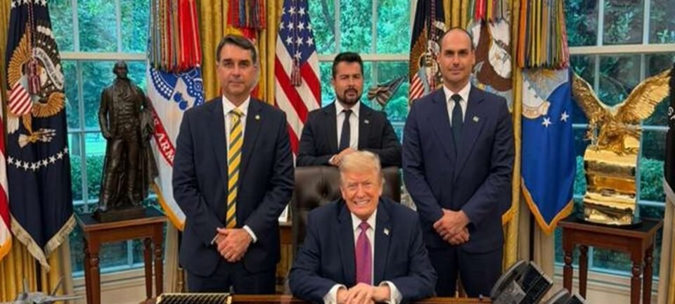 Flávio Bolsonaro pede a Trump que rotule PCC e Comando Vermelho como grupos terroristas 2 ocrente 1779862762