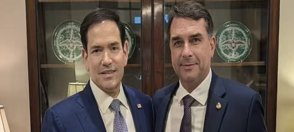 Flávio Bolsonaro retorna à Casa Branca e se reúne com J.D. Vance e Marco Rubio 2 ocrente 1779923063