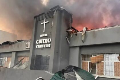 Ataque aéreo russo incendeia igreja evangélica na cidade ucraniana de Balakliya 16 ocrente 1779966277