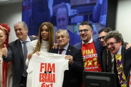 Câmara aprova PEC que reduz jornada para 40 horas e põe fim à escala 6×1 14 ocrente 1779977102