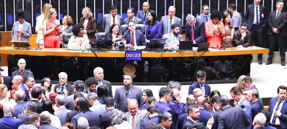 PEC que encerra escala 6x1 e encurta jornada avança; governo mira queda da pejotização 2 ocrente 1780066191
