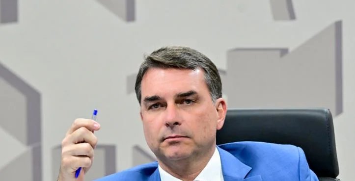 Flávio Bolsonaro celebra decisão dos EUA de classificar PCC e Comando Vermelho como terroristas 2 ocrente 1780066207