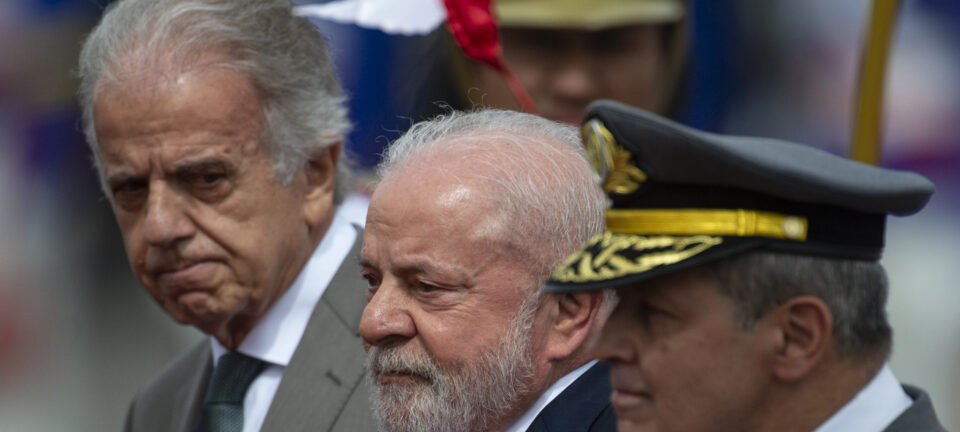 Lula decreta bloqueio de R$ 23,7 bilhões no Orçamento; Defesa sofre maior corte 2 ocrente 1780109380