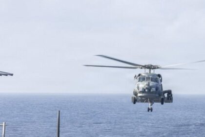 Estados Unidos alvejam cargueiro no Golfo de Omã e Irã declara controle absoluto do Estreito de Ormuz 12 ocrente 1780180459