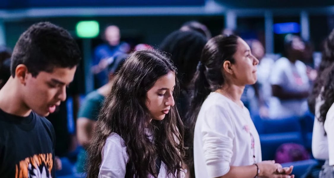 Prática religiosa regular se relaciona a melhor saúde mental, revela estudo do Instituto Wheatley 2 ocrente 1780331673