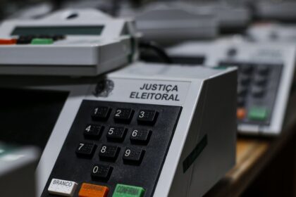 Revista britânica aponta queda na confiança nas urnas e chama TSE de “todo-poderoso” 4 ocrente 1780359581