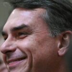 Planalto reage a tarifa de 25% dos EUA e responsabiliza viagem de Flávio Bolsonaro 5 ocrente 1780422556