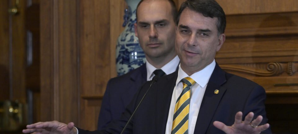 Flávio Bolsonaro envia carta a Marco Rubio e tenta frear tarifa de 25% dos EUA contra o Brasil 2 ocrente 1780430680