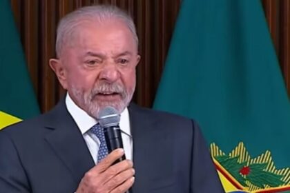 Lula exige reação unificada de ministros contra novo tarifaço dos EUA 10 ocrente 1780498177