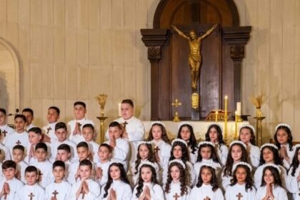 Crianças recebem primeira comunhão sob ataques de foguetes no sul do Líbano 4 ocrente 1780512573