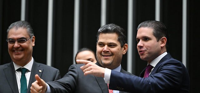 Alcolumbre defende análise sem pressa da PEC que extingue escala 6x1 2 ocrente 1780517057
