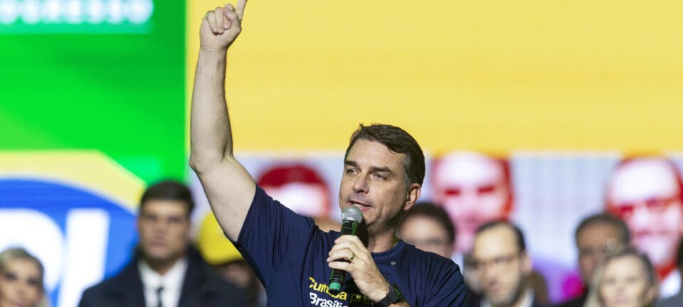Flávio Bolsonaro diz que indicará “técnicos e conservadores” ao STF caso assuma a Presidência 2 ocrente 1780517975