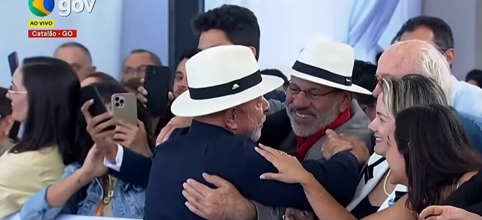 Lula interrompe cerimônia em Goiás para abraçar Delúbio Soares 2 ocrente 1780521585