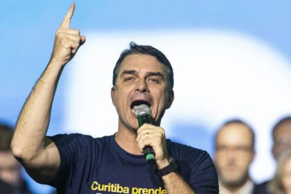 Flávio Bolsonaro intensifica articulações estaduais e eleva tom contra Lula na corrida presidencial 10 ocrente 1780671001