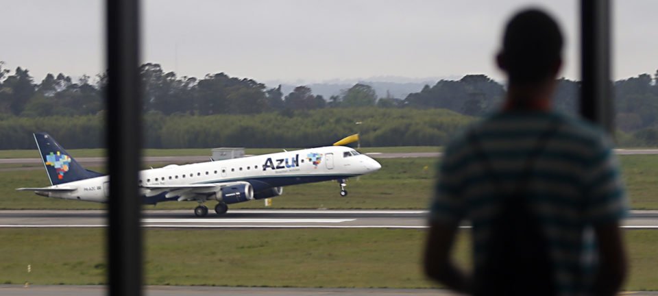Azul prevê reduzir frequências de voos devido ao encarecimento do combustível 2 ocrente 1780867207