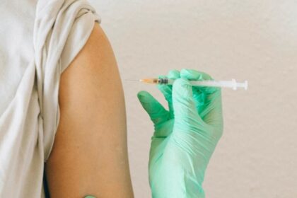 Estudo vincula vacina contra herpes-zóster a redução de 20% nos casos de demência 2 ocrente 1780936474