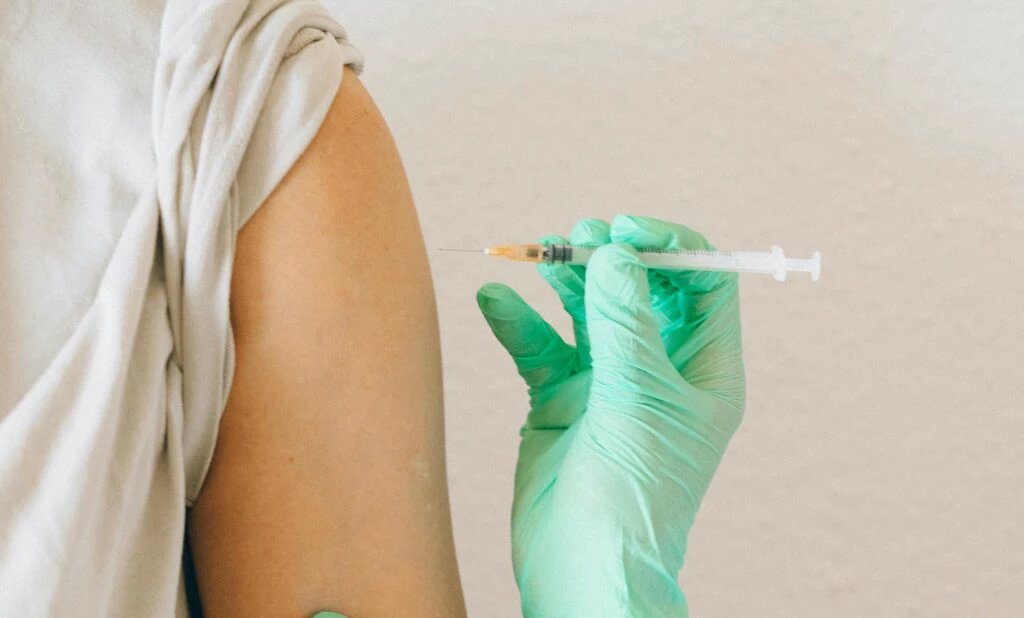 Estudo vincula vacina contra herpes-zóster a redução de 20% nos casos de demência 2 ocrente 1780936474