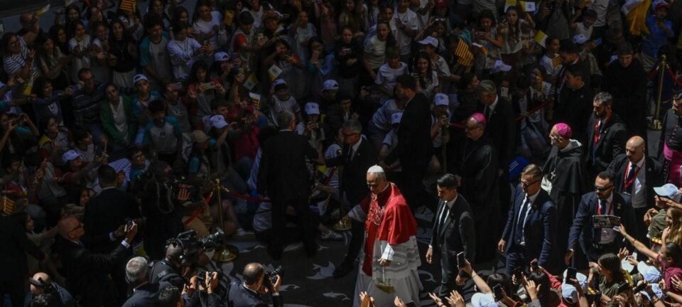 Em vigília em Barcelona, Papa Leão XIV oferece conselho sobre depressão, suicídio e perdão 2 ocrente 1781104763