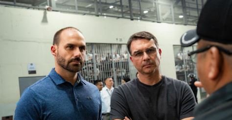 Eduardo Bolsonaro defende Júlia Zanatta como vice em eventual chapa de Flávio 2 ocrente 1781192993
