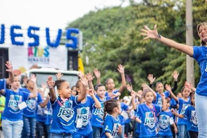 Colunista defende proibição de crianças na Parada LGBT e compara evento à Marcha para Jesus 12 ocrente 1781194789