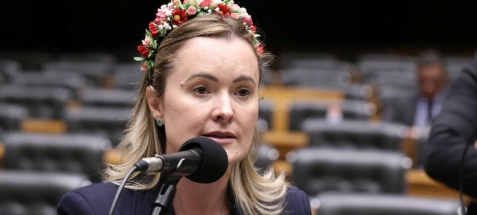 Eduardo Bolsonaro aponta Júlia Zanatta como opção de vice para Flávio Bolsonaro 2 ocrente 1781210062
