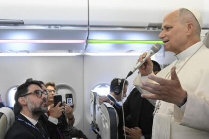 Pilota espanhola descreve voo “nas nuvens” ao levar Papa Leão XIV de Madri a Barcelona 20 ocrente 1781244269