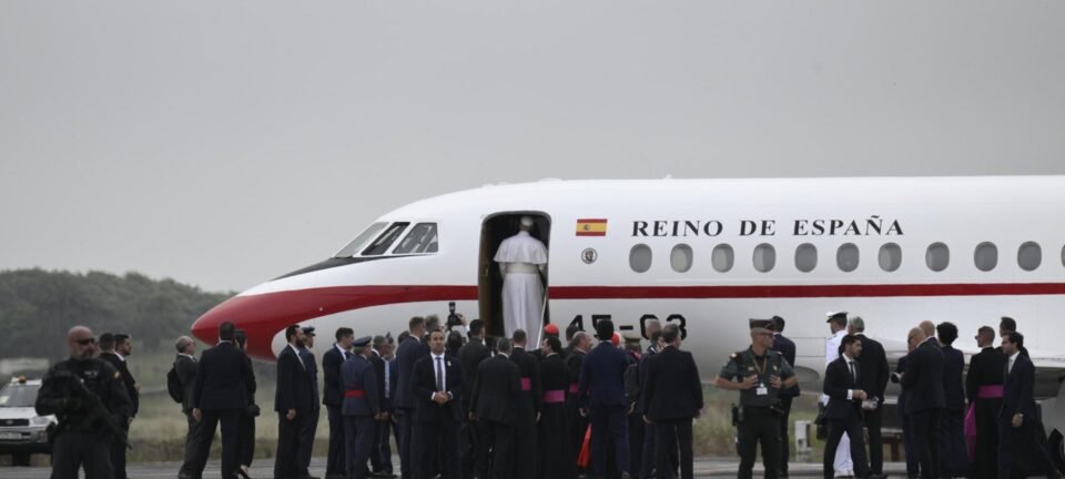 Problema em Airbus faz papa Leão XIV deixar Tenerife em jato cedido por Felipe VI 2 ocrente 1781288349