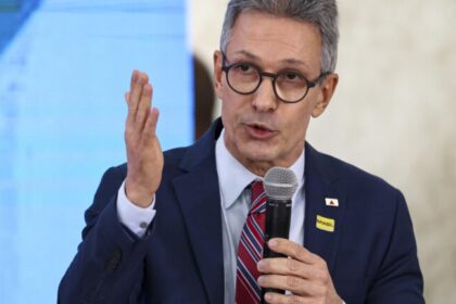Zema mantém ataques a Flávio Bolsonaro, mas garante aliança no 2º turno contra Lula 8 ocrente 1781318949