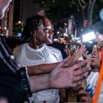 Vitória dos Knicks termina em violência: adolescente baleado e ônibus incendiados em Nova York 5 ocrente 1781456672