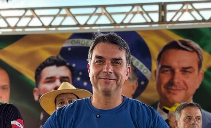 Flávio Bolsonaro afirma que revogará reforma tributária e extinguirá reeleição caso chegue ao Planalto 2 ocrente 1781550296