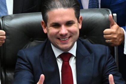Hugo Motta admite viagem a Portugal paga por empresário e diz não ver irregularidade 16 ocrente 1781730270