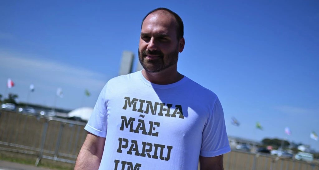 Após condenação no STF, colunista destaca “alto preço” pago por Eduardo Bolsonaro 2 ocrente 1781731208