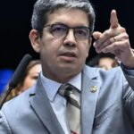 Randolfe diz que PEC que acaba com escala 6x1 deve ser votada no Senado antes do recesso 5 ocrente 1781785168