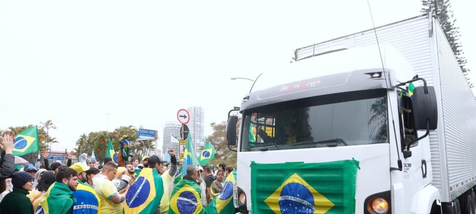 Câmara aprova suspensão de R$ 7,1 bilhões em multas impostas a caminhoneiros por bloqueios de 2022 2 ocrente 1781799619