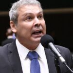 Lindbergh Farias solicita ao STF revogação da prisão domiciliar de Bolsonaro após arma ser apreendida 4 ocrente 1781895877