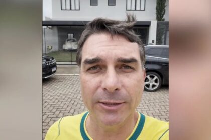 Flávio Bolsonaro reage a piada de Lula sobre Neymar e chama presidente de “turista” 10 ocrente 1781986756